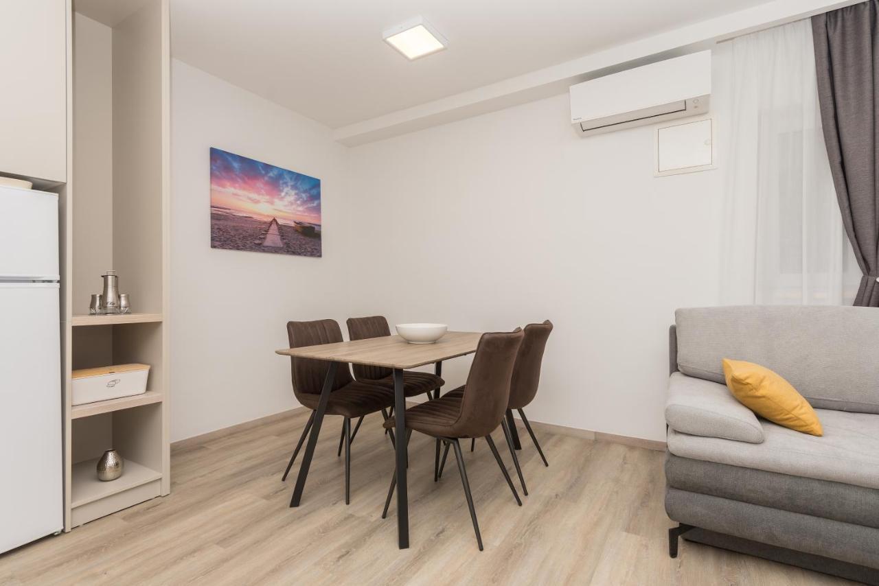Apartments By The Sea Makarska - 19134 Экстерьер фото